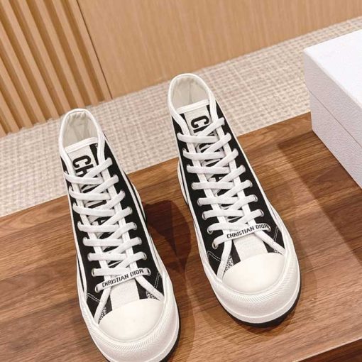 Wmns Walk'N' High Top Platform Sneaker HU