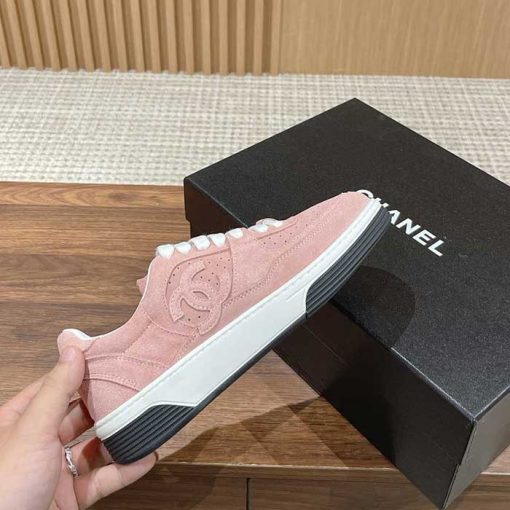 Wmns Suede Low Top Sneakers XY