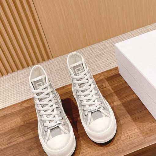 Wmns Walk'N' High Top Platform Sneaker UJ