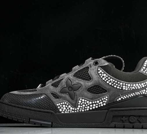 LV TRAINER SNEAKER 24111501