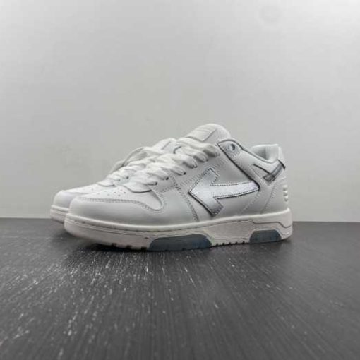 OFF-WHITE SNEAKER