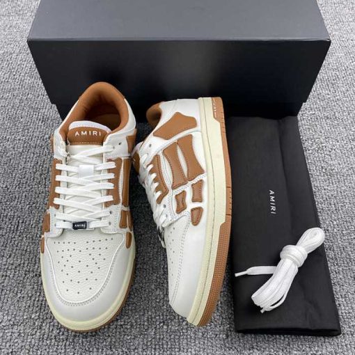 AR1M1 Low-Top Sneaker