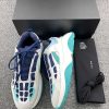 AR1M1 Low-Top Sneaker