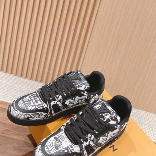 LV TRAINER SNEAKER