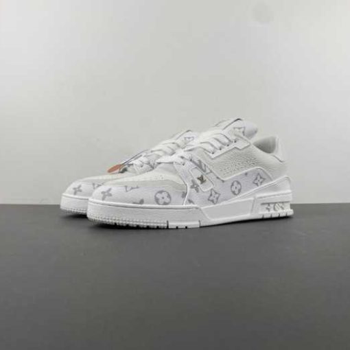 LV TRAINER SNEAKER 25040904