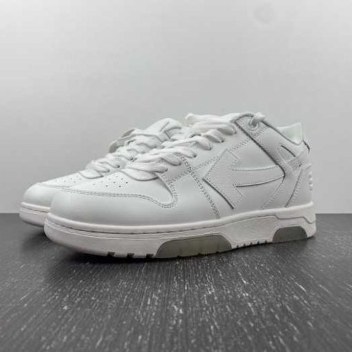 OFF-WHITE SNEAKER