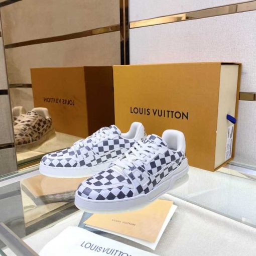 LV TRAINER SNEAKER LOW