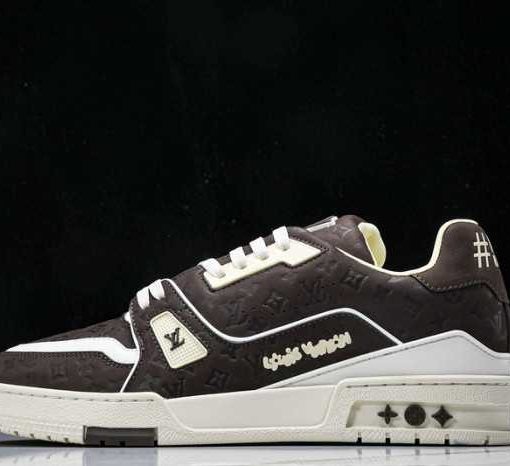 LV TRAINER SNEAKER 24051002