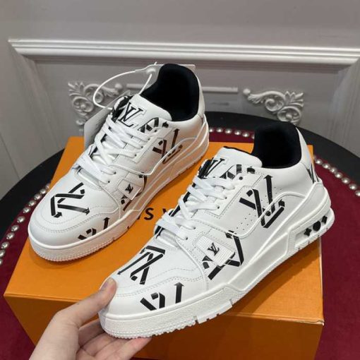 LV TRAINER SNEAKER