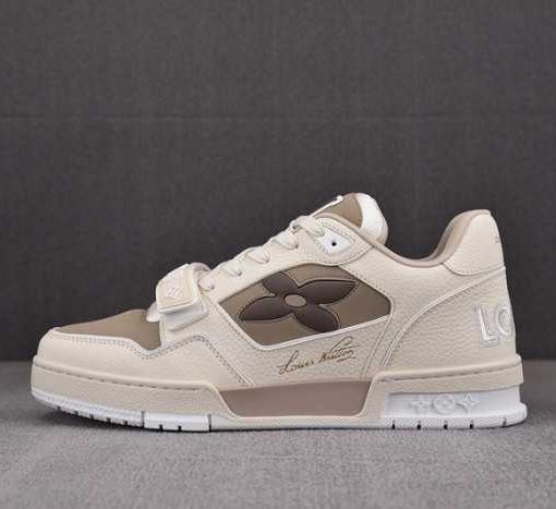 LV TRAINER SNEAKER 24071201