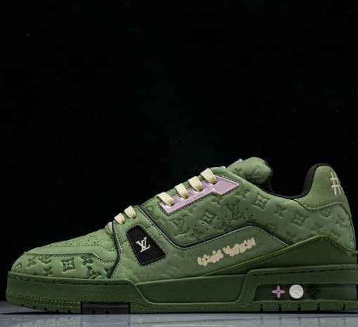 LV TRAINER SNEAKER 24051005