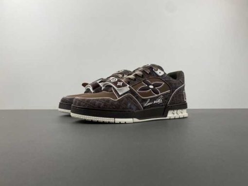 LV TRAINER SNEAKER 25031206