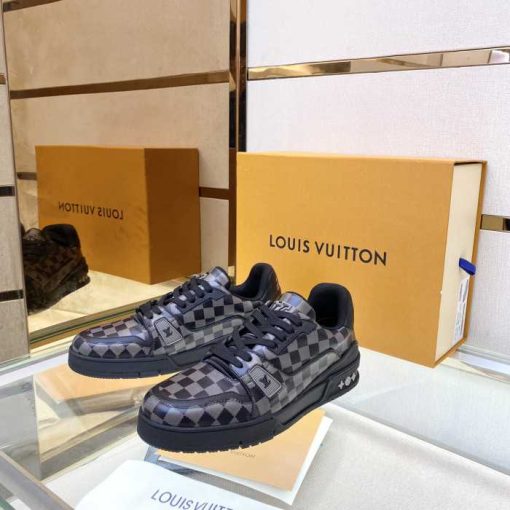 LV TRAINER SNEAKER LOW