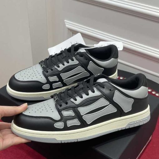 AR1M1 Low-Top Sneaker
