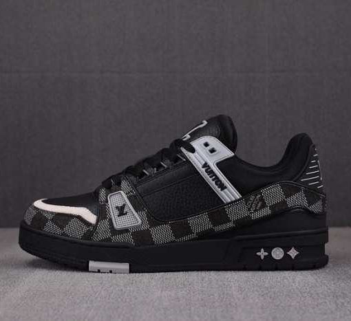 LV TRAINER SNEAKER 24062702