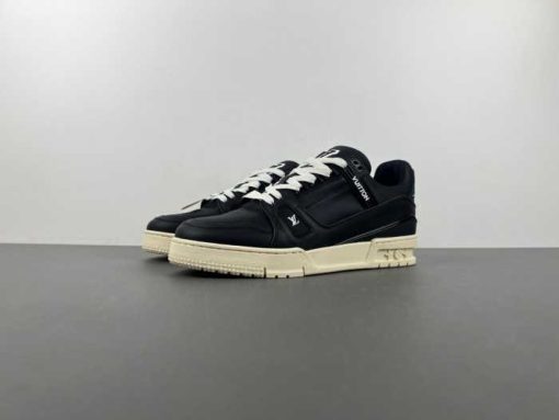 LV TRAINER SNEAKER 25031202