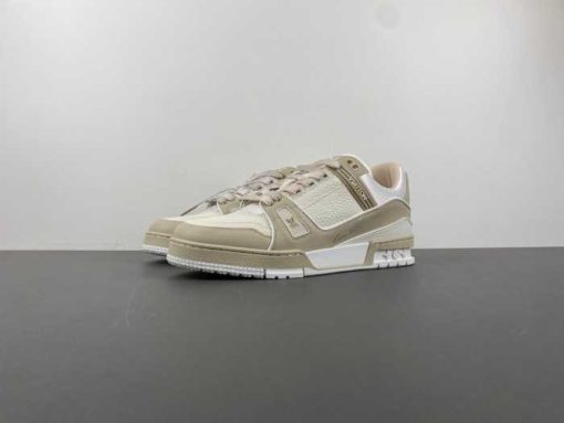LV TRAINER SNEAKER 25031201